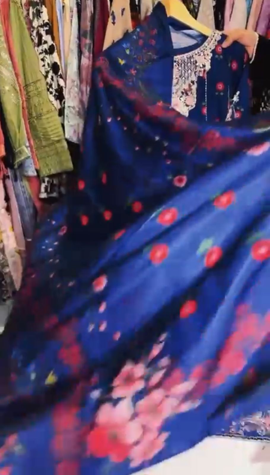 3-piece embroidered suit 🌸