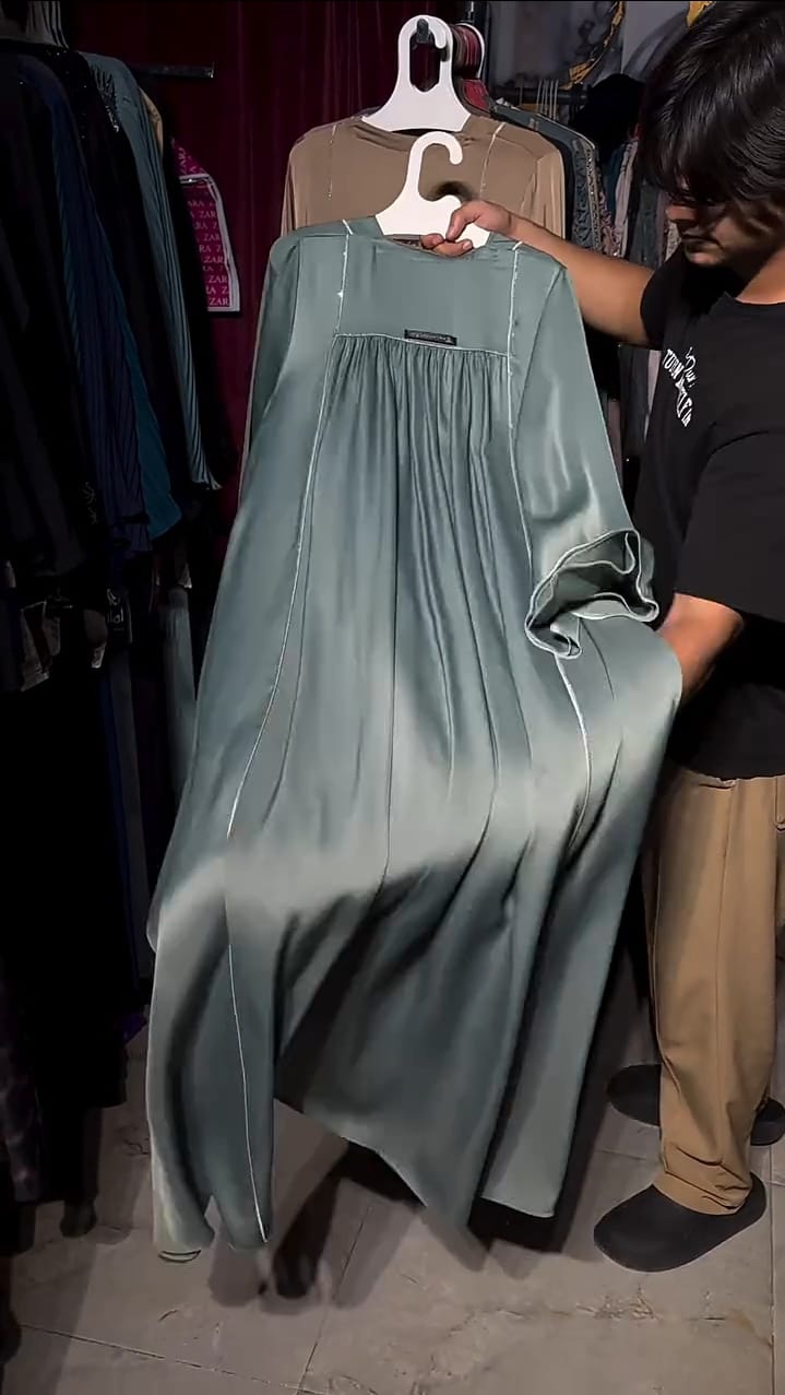 Pack Of 4 Silk Abaya